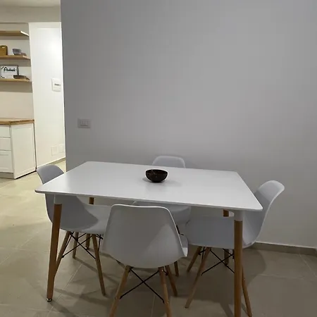 アパート Andrras House Beachfront With Sea View Shëngjin