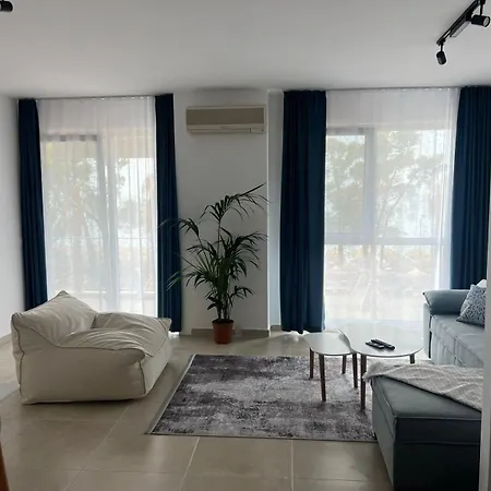Andrras Beach House Beachfront Apartment With Sea View